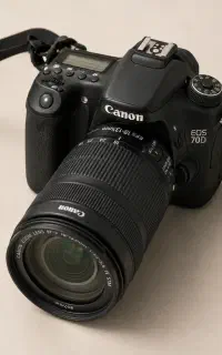 دوربین Canon EOS 70D با لنز 18-135 STM