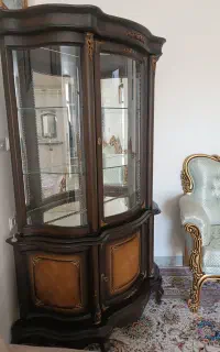 بوفه دومتری شیشه خم تمام گردو
