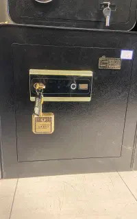 گاوصندوق مدل ۵۵۰LF رمز تاچ اثرانگشتی سدید