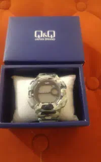 ساعت کیو اند کیو چریکی آکبند