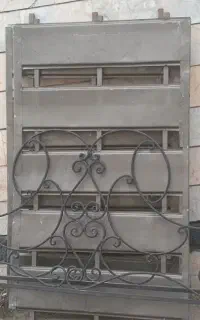 تخت اهنی