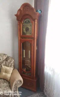 ساعت ایستاده چوبی