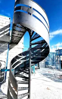 جوشکار درب و پنجره ساز حرفه ایی(صنایع فلزی )