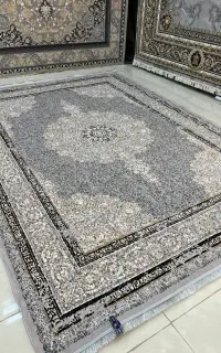 فرش۱۲  دلانا فیلی و لاکی ۷۰۰شانه حاجی حسینی طلاب