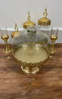 ظروف طلایی