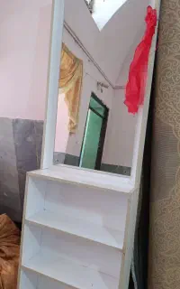 میز آرایش و برای مغازه هم قابل استفاده هست
