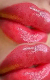 دو نفر مدل میکرو ابرو و شیدینگ لب بنمژه دائم