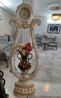 ساعت ایستاده بسیار زیبا و خاص با جنس خاص در حد نو
