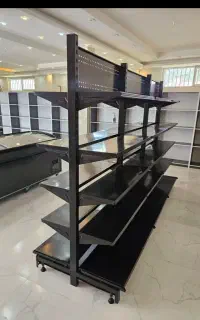قفسه با یک لیبل