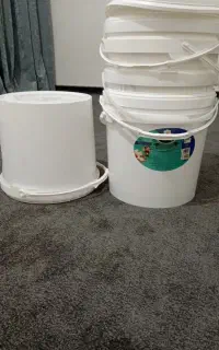 سطل دسته دار