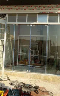 کرکره برقی وشیشه سکوریت