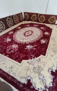 فرش و پشتی