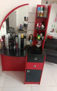 میز و اینه