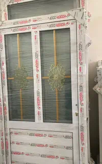 درب و پنجره دوجداره آماده با شیشه دکوراتیو
