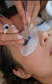آموزش مجازی مبانی ناخن و مژه