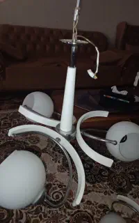 یک جفت لوستر سه شاخه ای