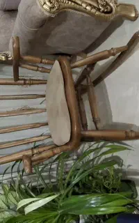 صندلی چوبی عسلی کارکرده