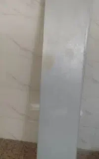تخت چوب و قفسه