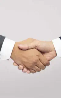 استخدام نیروی مسلط به تولید محتوا