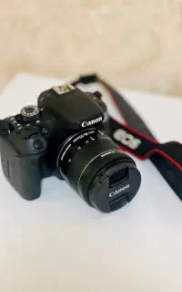 دوربین در حد نو کنون 800D