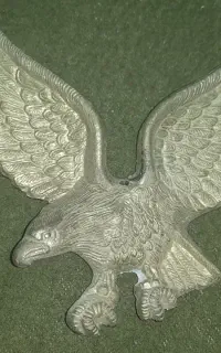 عقاب برنجی
