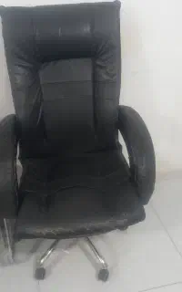 دو عدد صندلی مدیریت یا اداری بزرگ امپراطوری