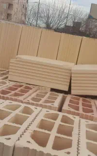 بلوکه سفال سه سوراخ‌،گری‌پوکه‌، مصالح ساختمانی‌آجر