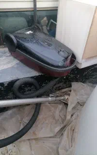 جارو برقی قدیمی