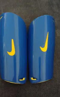 ضربه گیر پا فوتبال