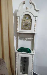 میز تی وی و ساعت ست ب علت جا ب جایی