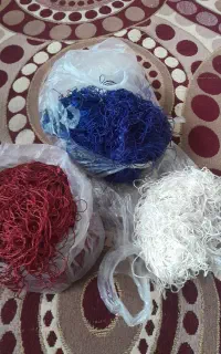 مقداری نخ ابریشم