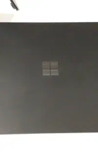 سرفیس لپتاپ ۳ رم ۸ حافظه ۲۵۶