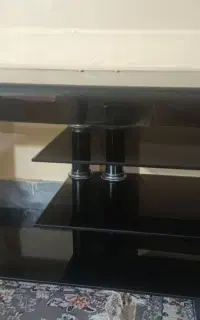 میز تلویزیون شیشه ای