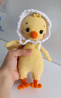 عروسک دست بافته