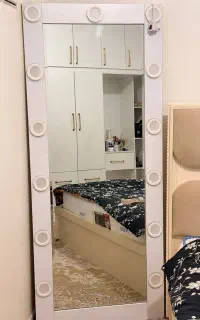 آینه قدی چراغ دار