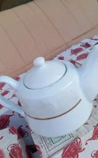 تعدادی قوری چینی نو نو مدل پارس