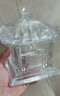 آجیل و شکلات خوری