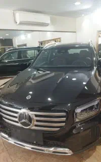 بنز glb200 مشکی ۷نفره مدل ۲۰۲۵ صفر