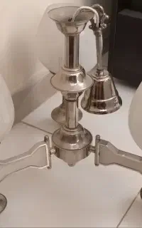 لوستر و میز اتو
