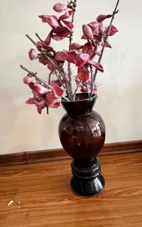 گلدان چینی با گل مصنوعی