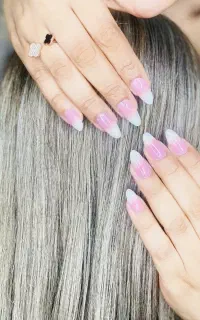 کاشت ناخن ،ژلیش دست و پا، لمینت ،ترمیم دست و پا