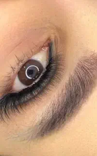 مدل  مژه نیاز مندیم پیش مربی انجام میدیم