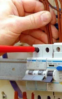 برقکار ساختمان و صنعتی