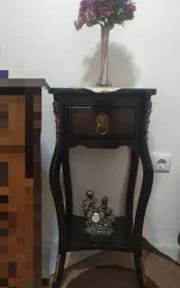 میز تلفن سلطنتی