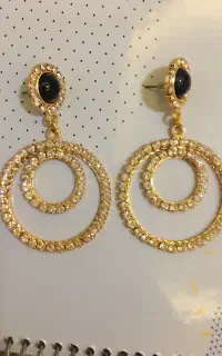 گوشواره نگین دار کاملا نو