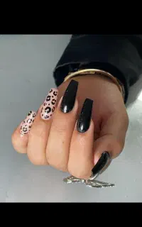 ناخن کار با سه سال سابقه کاری