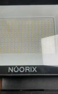 پروژکتور Noorix وات 200 و پنل سقفی 96 وات اپتونیکا