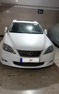 لکسوس IS300