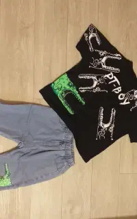 تی شرت شلوارک   و یک شلوارک تک