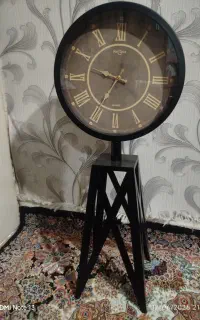 ساعت ایستاده